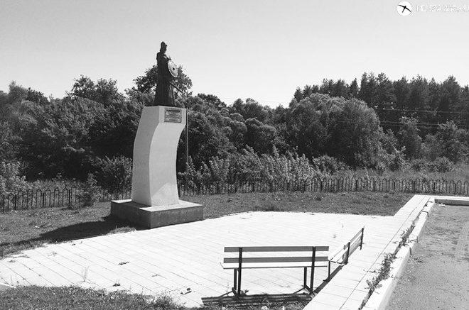 фото Село Наровчат. Памятник мокшанской княгине Нарчатке.