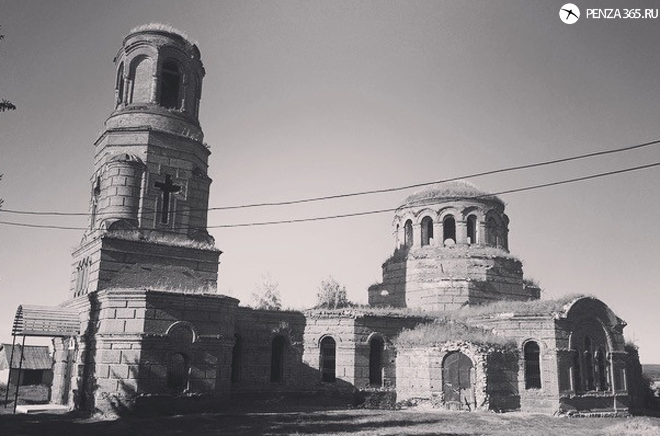 Село Усть – Каремша. Церковь Покрова Пресвятой Богородицы. фотография 2016